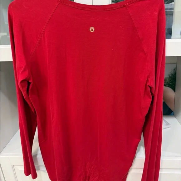 Lululemon Emerald Long Sleeve shirt in dark red SZ 8 - Picture 2 of 4